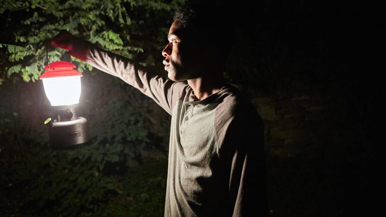 IT COMES AT NIGHT